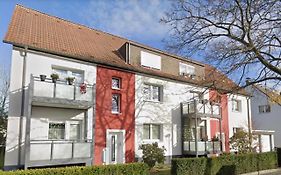 Design Apartment Mit Balkon - Kueche - Netflix