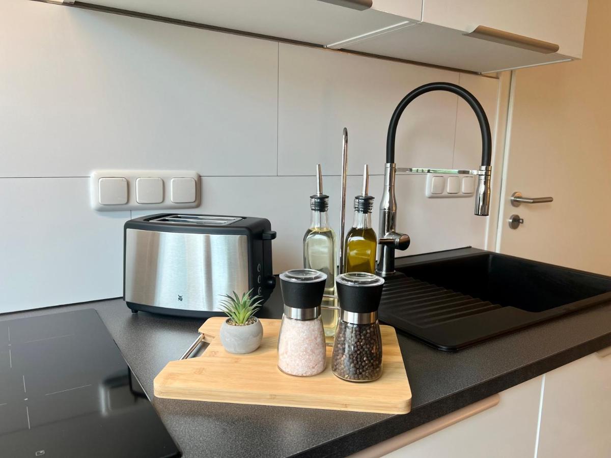 Design Apartment Mit Balkon - Kueche - Netflix Essen Buitenkant foto