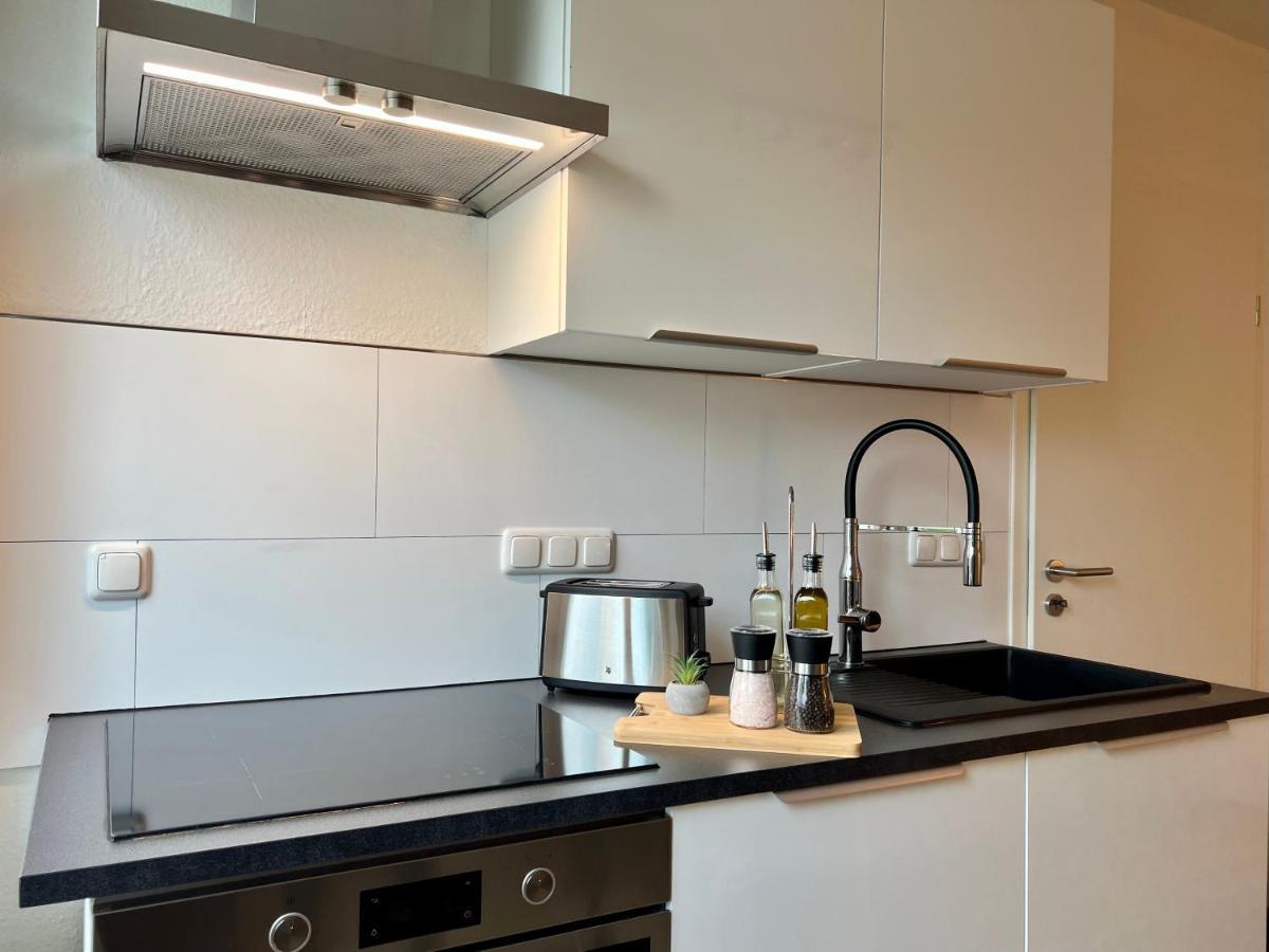 Design Apartment Mit Balkon - Kueche - Netflix Essen Buitenkant foto
