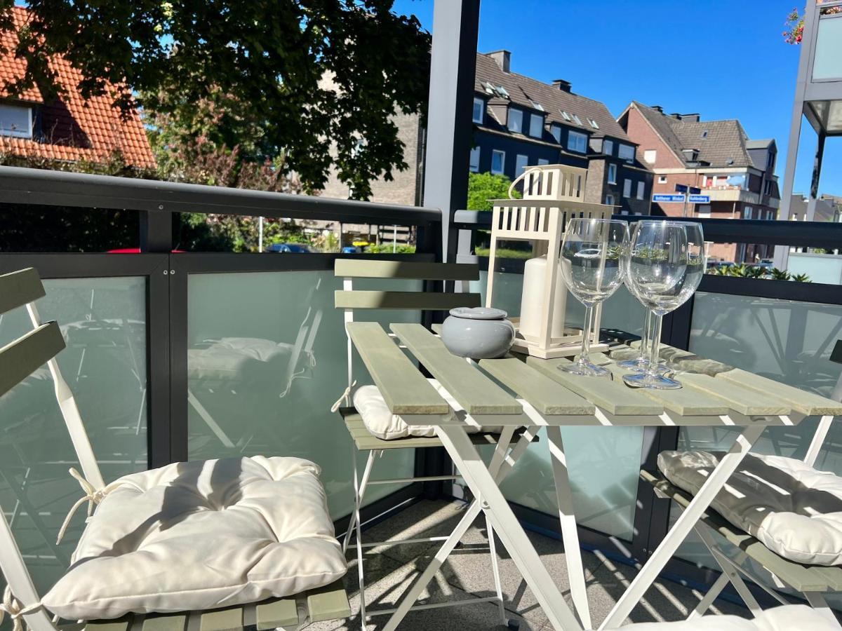 Design Apartment Mit Balkon - Kueche - Netflix Essen Buitenkant foto